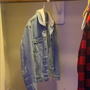 Forever 21 men’s Jean jacket with hoodie